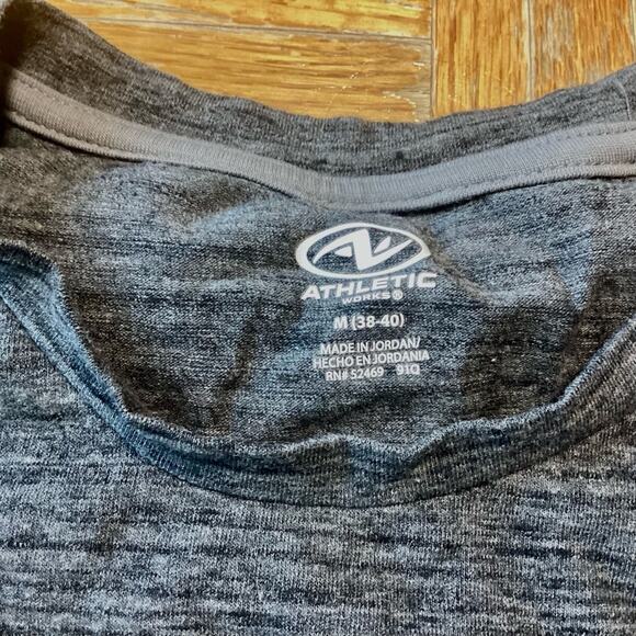 Athletic Works Long Sleeve Crew Neck Tee - Picture 2 of 6